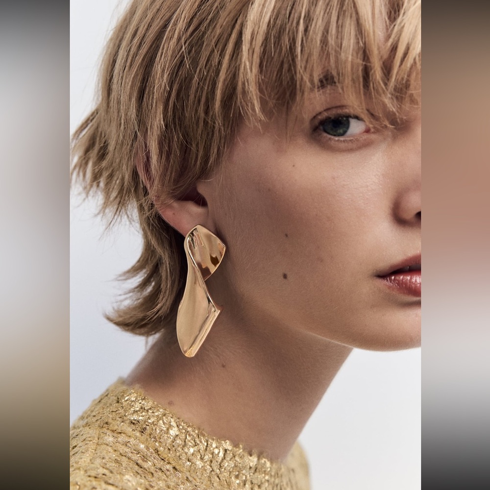 ZARA TWISTED EARRINGS